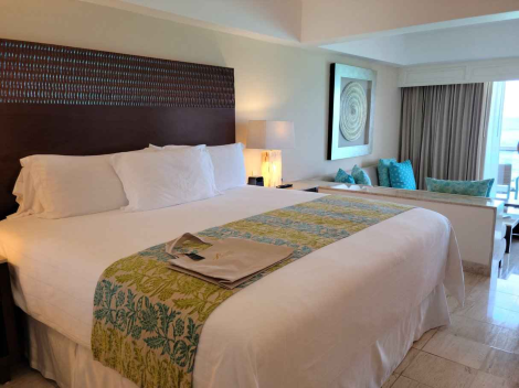 Guest room at Grand Fiesta Americana Coral Beach Cancún All Inclusive Spa Resort.